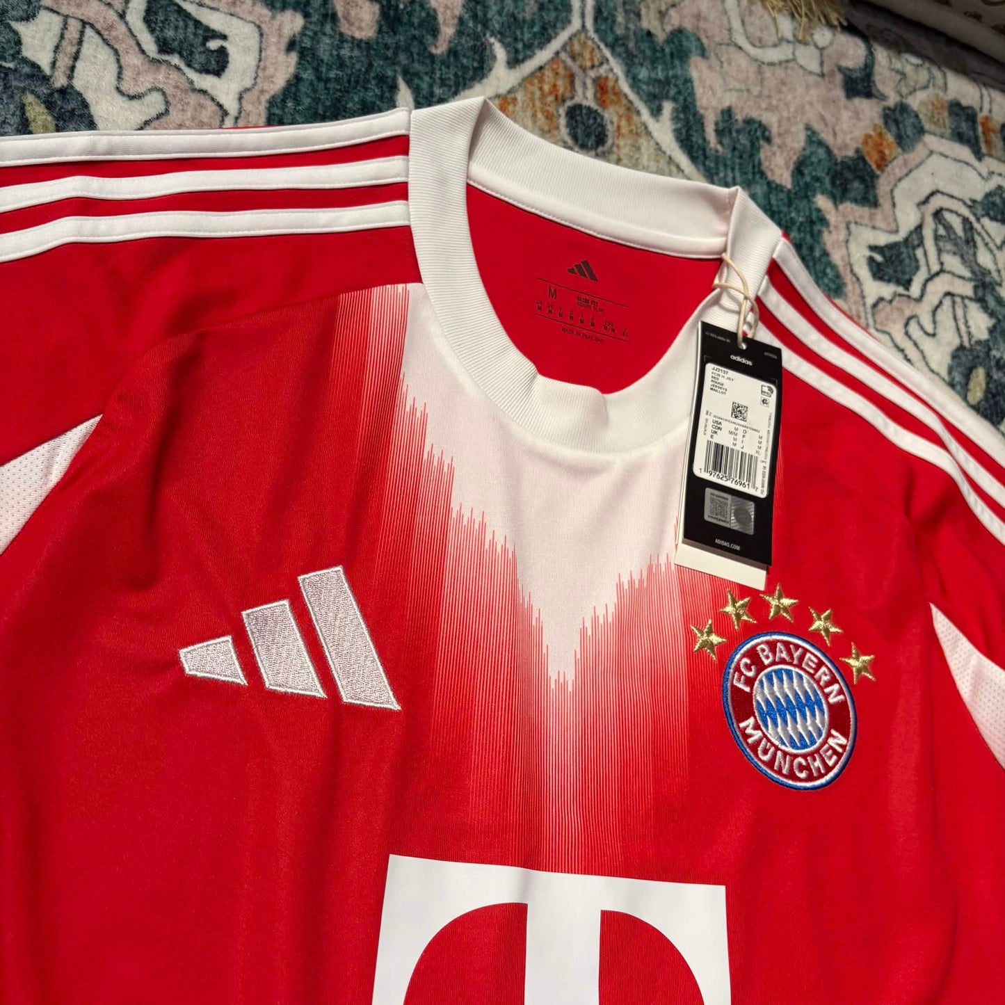 FC Bayern Munich 2025/26 Home Jersey – BNWT