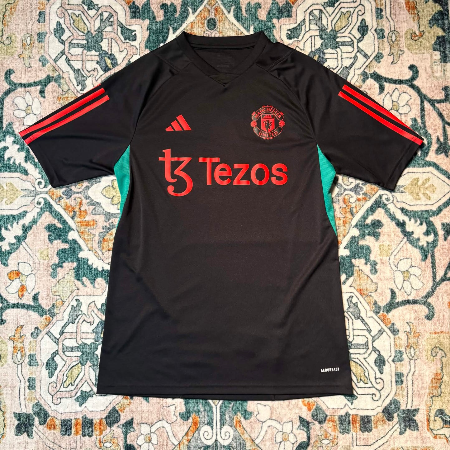 Manchester United 2023–24 Training Jersey